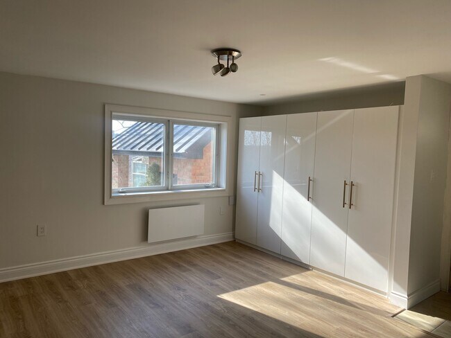 Photo - 172 Humbercrest Blvd Unit Studio