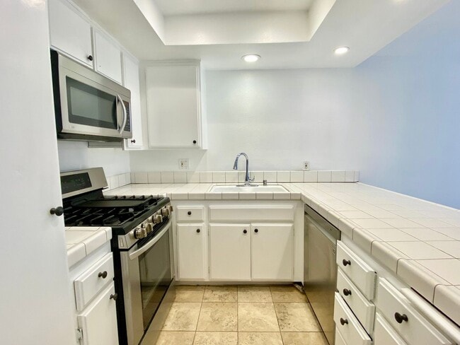 Photo - Charming 3-bedroom 2.5-bathroom Agoura Hil...