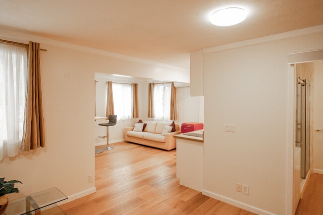 Photo - 780 Ainapo St