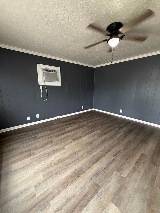 Building Photo - 2 Bedroom, 1 Bathroom Duplex in Gallatin! MOVE IN SPECIAL: FIRST FULL MONTHS RENT FREE!