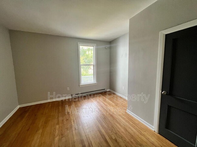 Photo - 338 W 2nd St Unit Apt 2