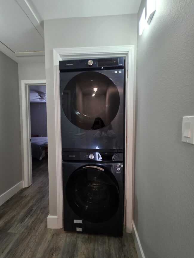 102 E Orchard Loop