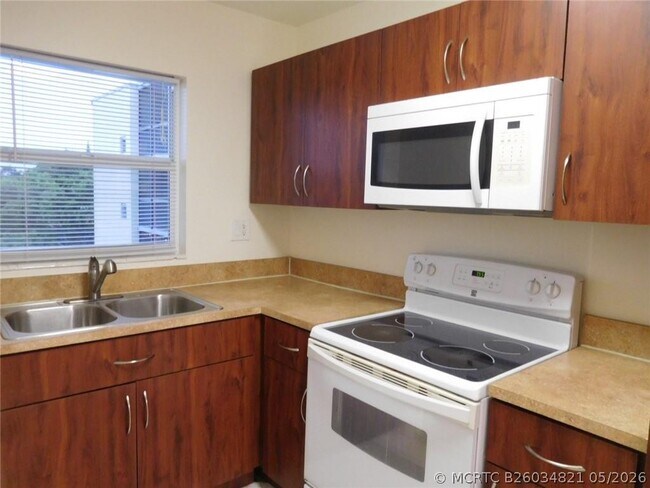 Photo - 1425 Arthur St Unit 414b