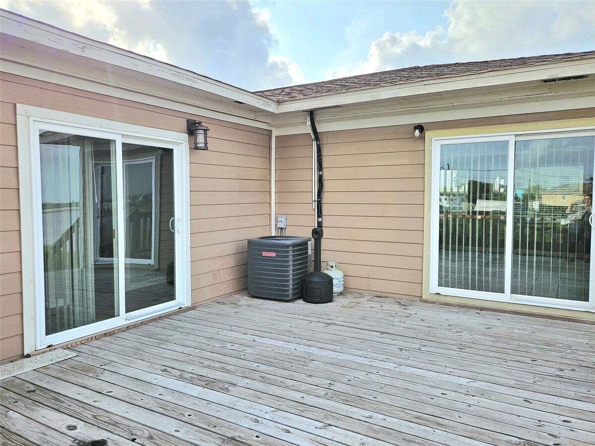 Photo - 4606 Warren Way