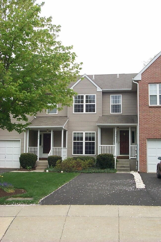 Building Photo - 199 Victoria Ct