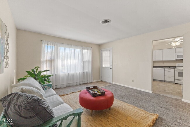 Photo - 296 Heritage Dr