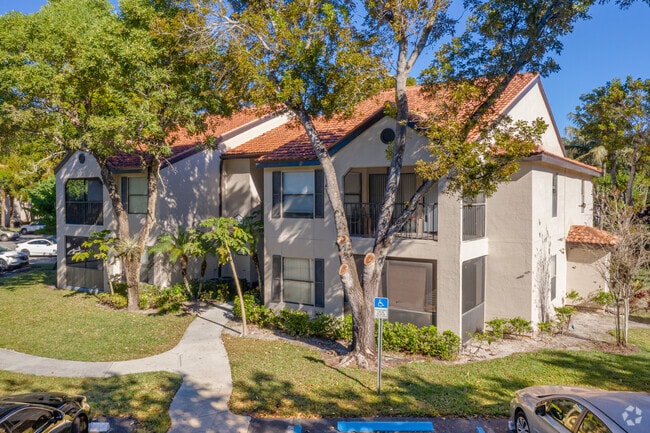 Building Photo - Oasis at Naples Rental