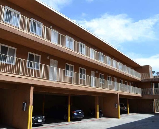 Highland Apartments - Las Dos Palmas