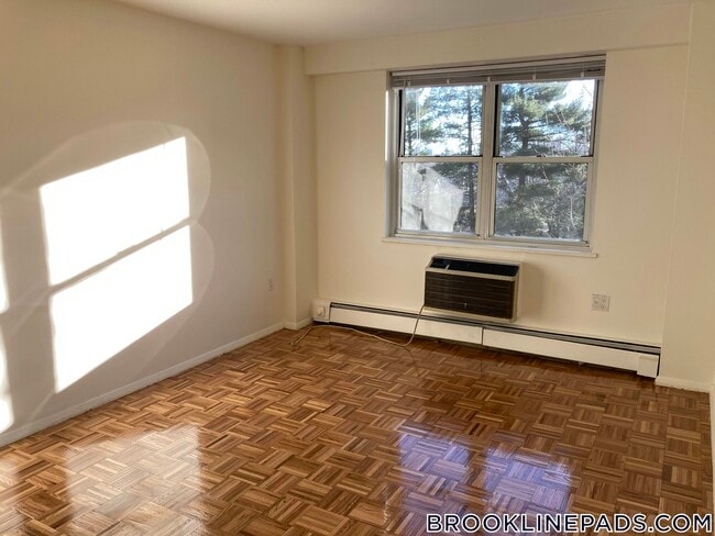 185 Freeman St Unit 633