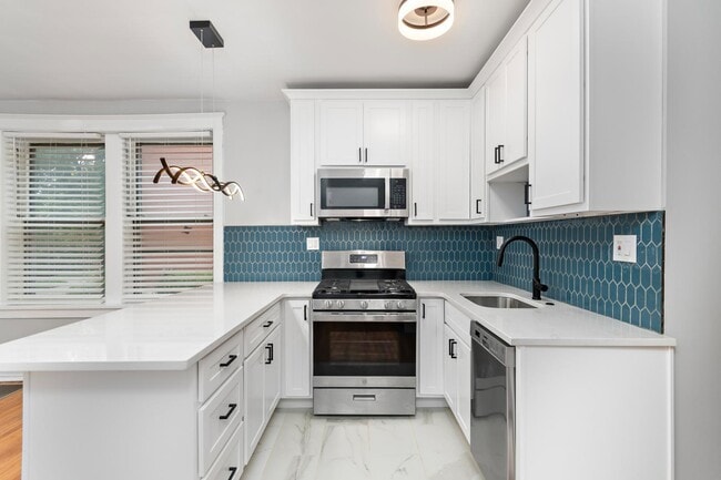 Building Photo - 4333 Forest Park Ave Rental