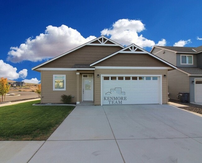 Building Photo - 2335 Bellaview Ave