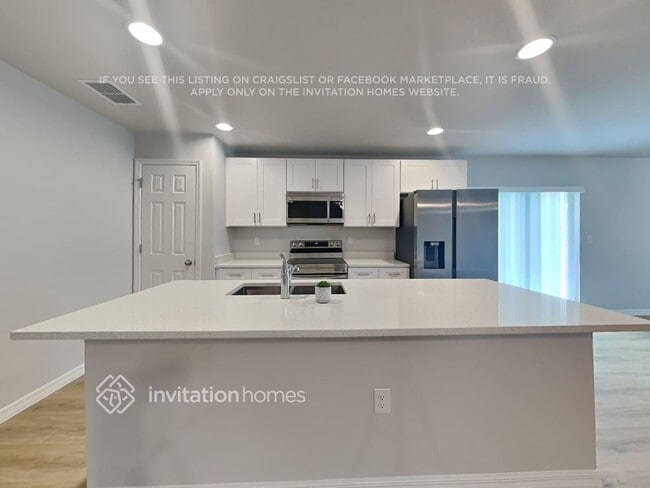 Photo - 580 Calabria Ave SE