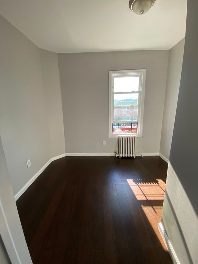 Building Photo - 12 Beech St Unit 3