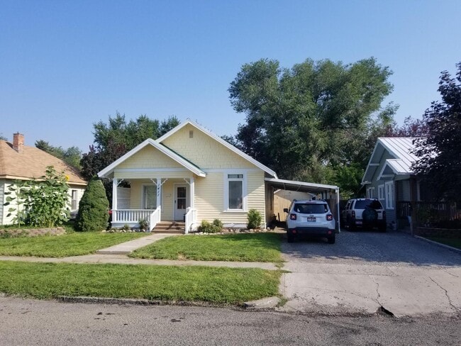 Building Photo - 1411 6th Ave E Rental