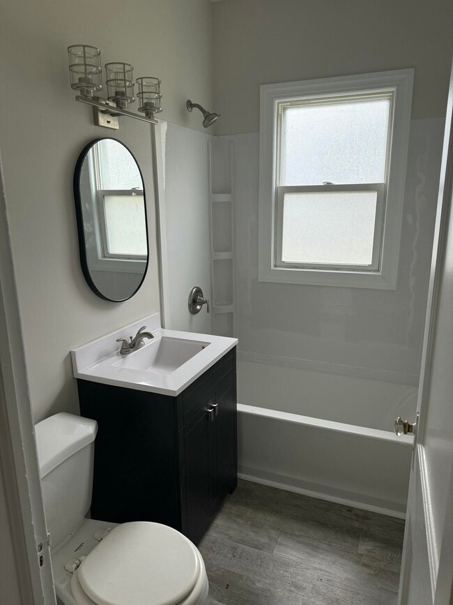 Photo - 3107 53rd St