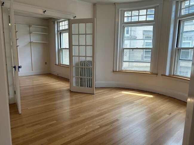 Photo - 1673 Beacon St Unidad B Rental
