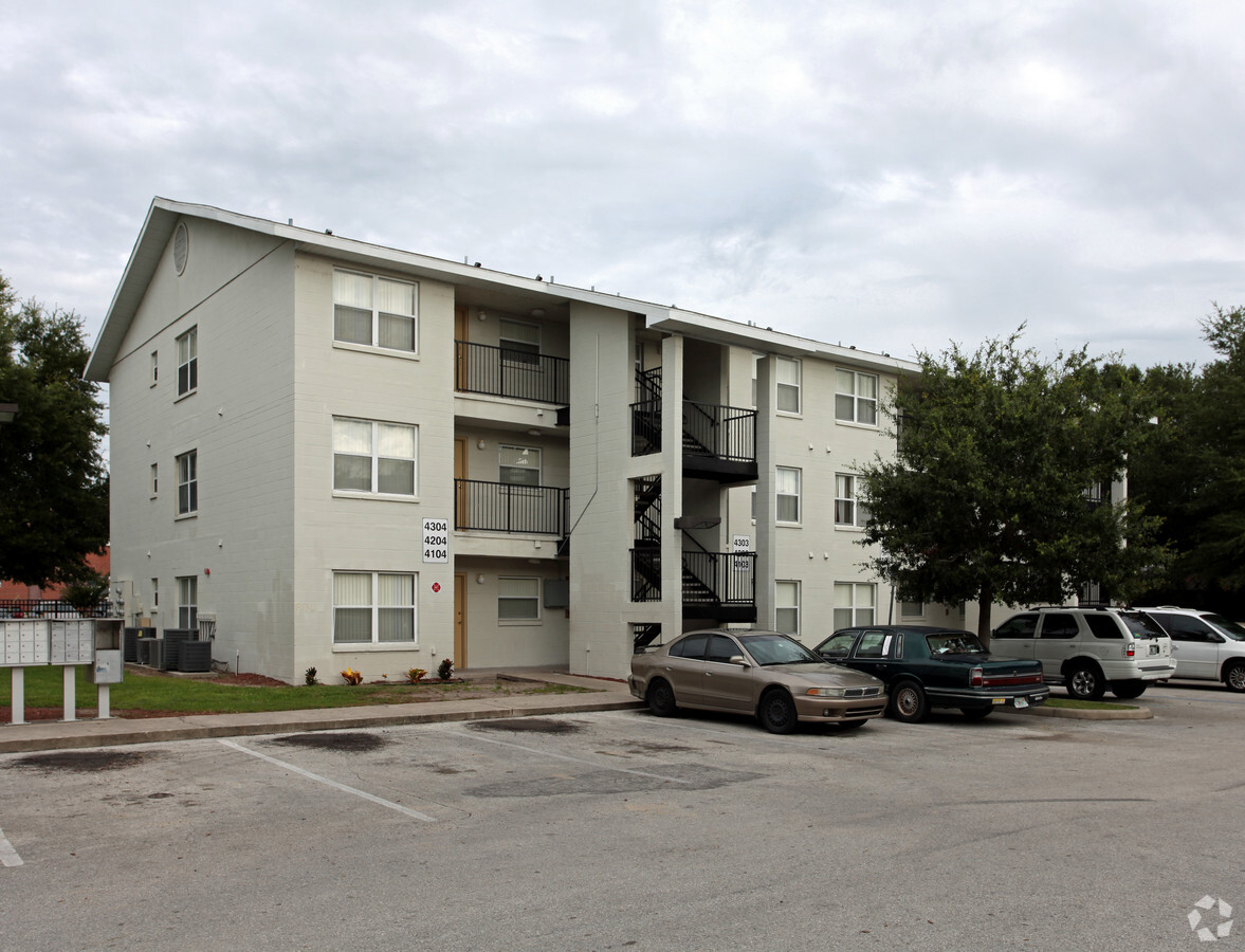 Photo - Lake Jennie I& II Apartments