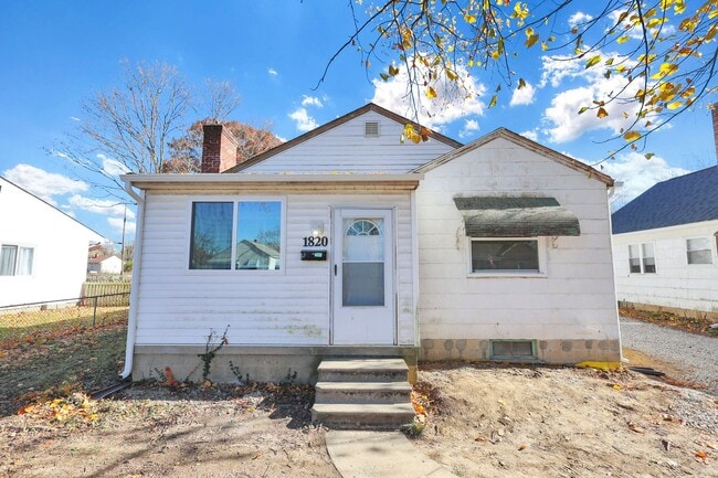 Photo - 1820 Oakwood Ave