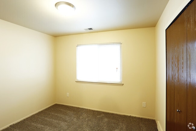 Bedroom - Colony Hill Apartments