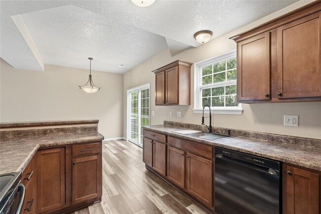 Photo - 1694 Burr Dr