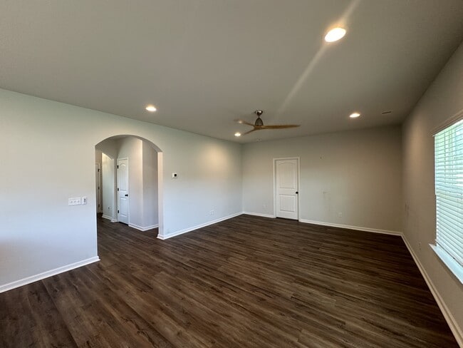 Photo - 74 Gracyn Ln