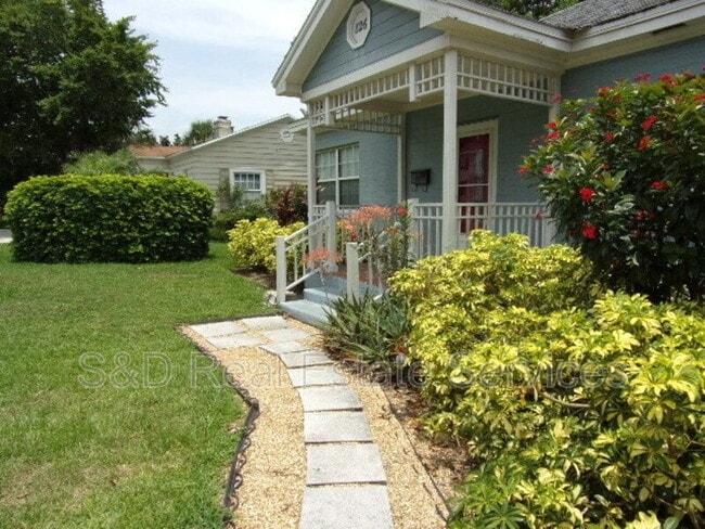 Photo - 826 Hollingsworth Rd