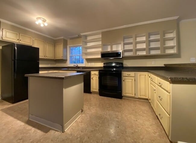 Photo - 3BR/2BA Ranch with Fenced Yard – Huntersville