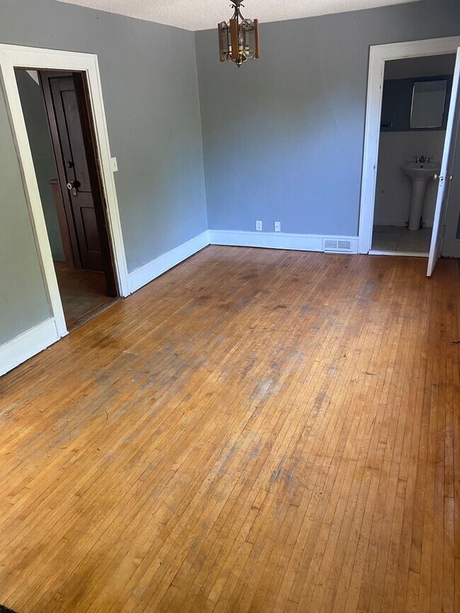 Photo - 300 13th St SW Unit 3 Up