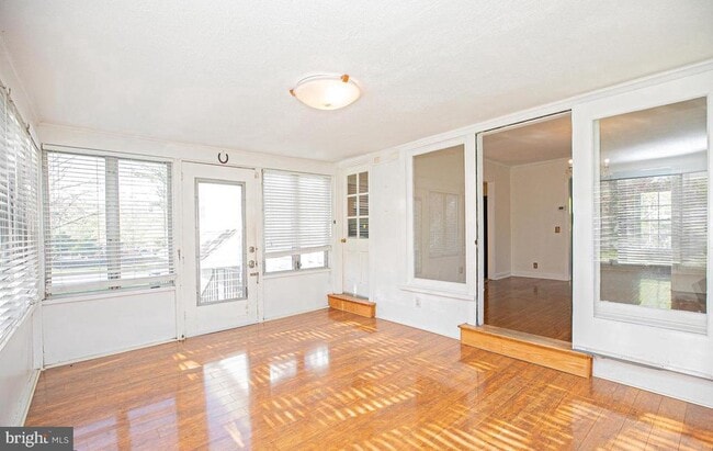 Photo - 526 Williams Rd