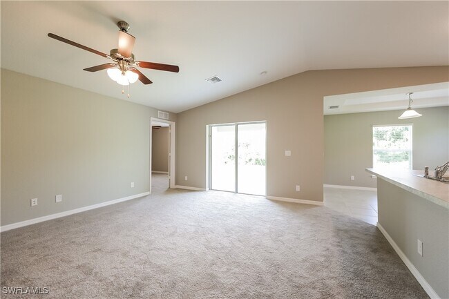 Photo - 1218 Beaver St E