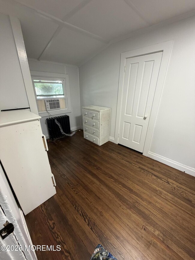 Photo - 406 Lake Dr