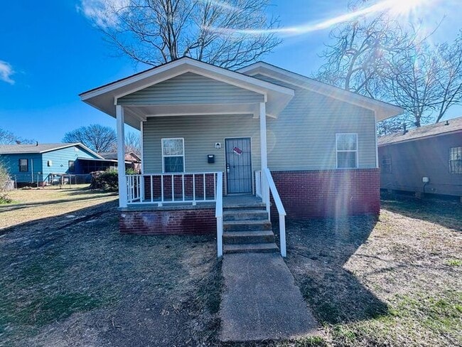 Charming 4-Bedroom Home in a Convenient Lo... - Charming 4-Bedroom Home in a Convenient Lo...