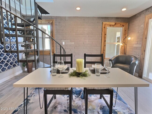 Photo - 9202 N 6th St