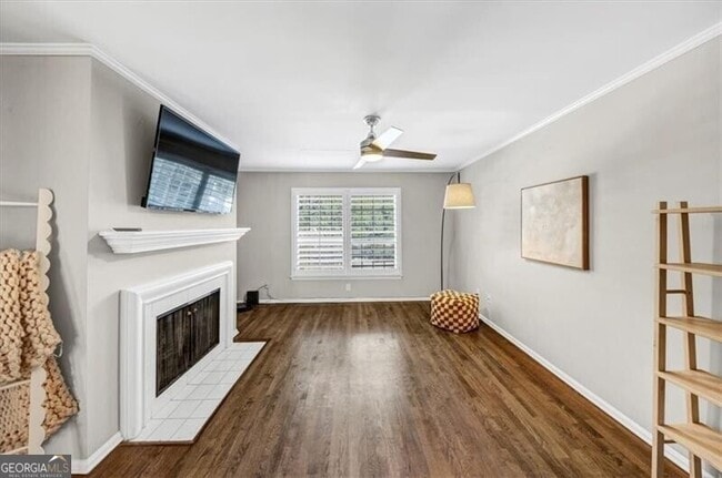 Photo - 37 La Rue Pl NW