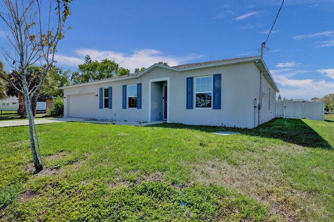 Photo - 1744 SE North Blackwell Dr