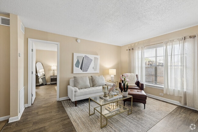 1BR, 1BA - 630SF - Living Room