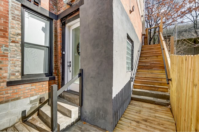 Photo - 2455 W McMicken Ave Unidad Apartment