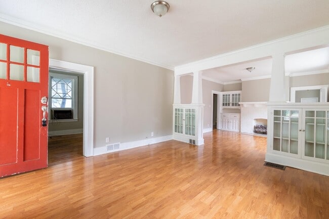 Photo - 2004 Walker Ave