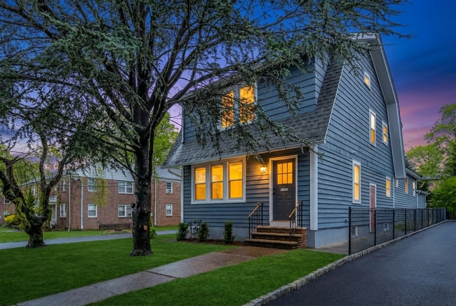 Photo - 315 Park Ave