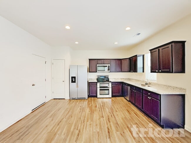 Photo - 165 Ogden Pond Pl