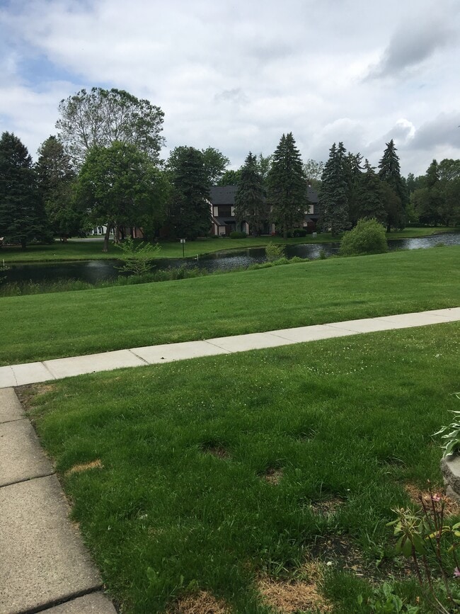 Photo - 952 Bloomfield Village Blvd