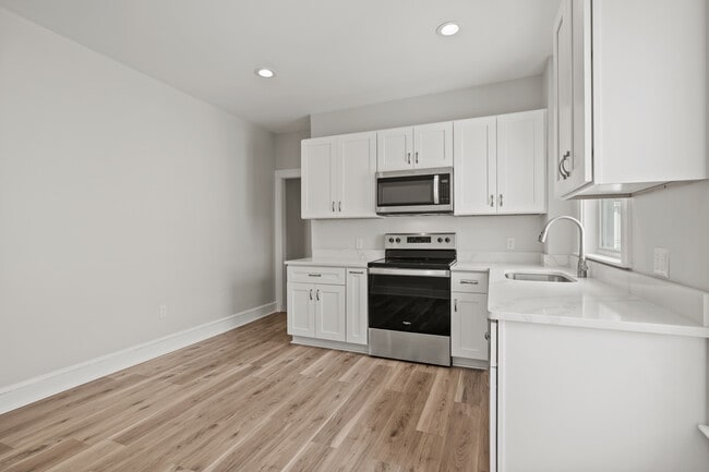 Photo - 16 Leslie St Unit 2