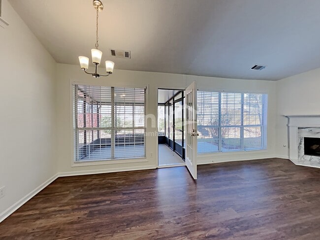 Photo - 2117 Steffi Ln NW