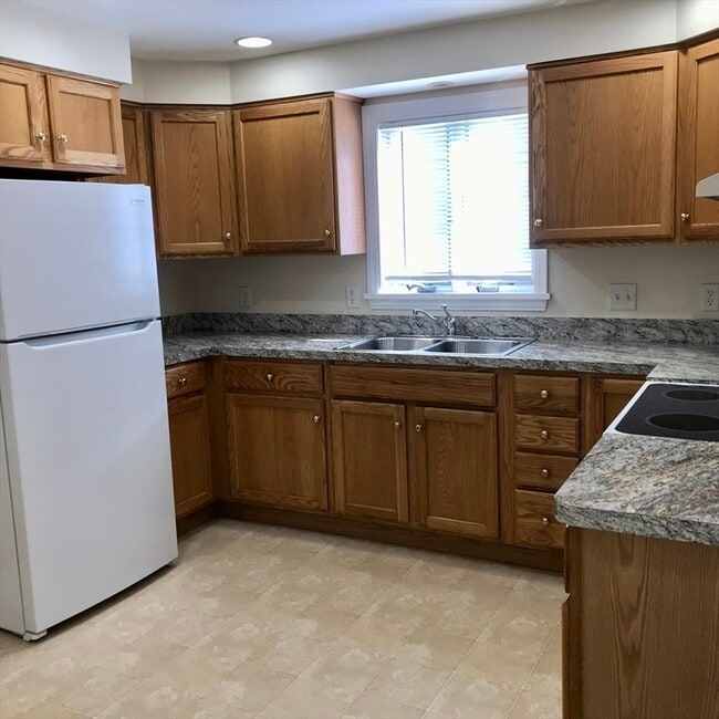 Photo - 138 King Philip Rd