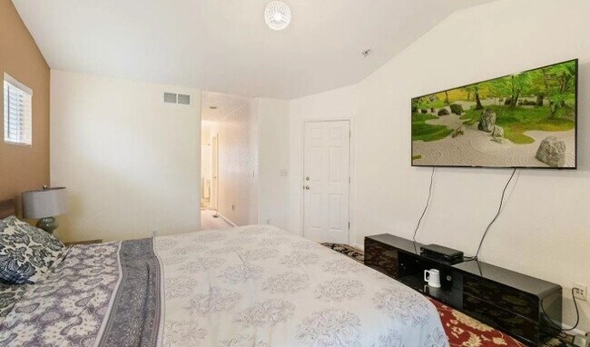 Photo - 6347 Utica Ct