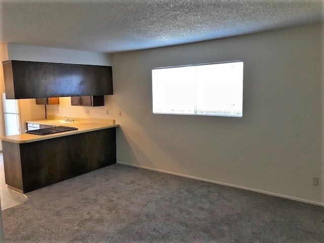 Photo - 2 Bedroom Townhouse with Fenced Yard by Harloe Elementary School Unidad 992 Fair Oaks Ave.  A