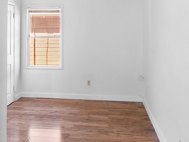 Building Photo - brockhur Unit A Rental