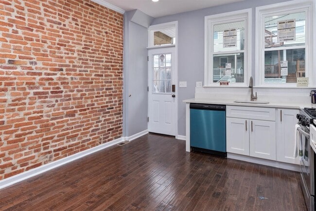 Photo - 525 S East Ave