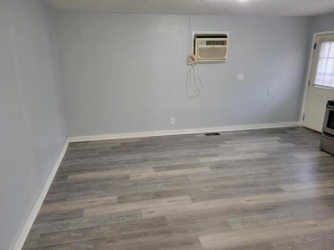 Photo - 2101 S Smithville Rd