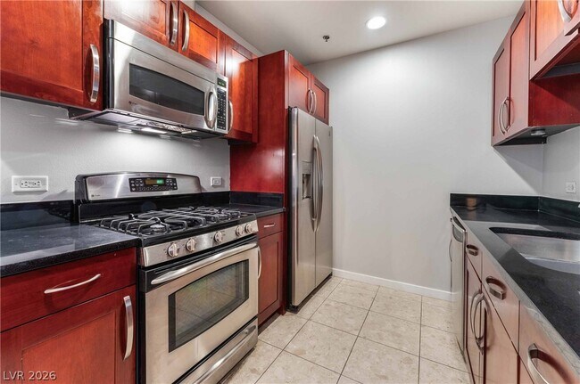 Building Photo - 4575 Dean Martin Dr Unit 802